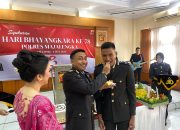 Syukuran Hari Bhayangkara Ke-78: Kapolres Majalengka Beri Potongan Tumpeng untuk Personel Tertua dan Termuda