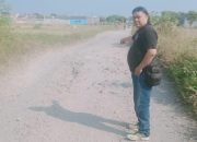 Aktivis Anti Korupsi M. Harun Soroti Jalan Rusak yang di Keluhkan Warga