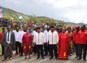 Kapolres Puncak Jaya Pimpin Pengamanan Hari Terakhir Pendaftaran Pasangan Calon Bupati dan Wakil Bupati