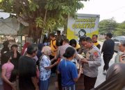 Polsek Bekasi Utara  Bagikan Ratusan Nasi Box Untuk Warga Sekitar yang Membutuhkan