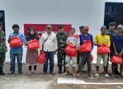 Dalam Rangka HUT TNI ke 79, Garnisun Cirebon Bagikan Paket Sembako