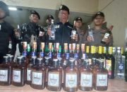 Diduga Hendak Edarkan Miras Impor Di Kota Tasikmalaya, Sebuah Mobil Minibus Diamankan Polisi