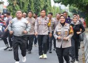 Polresta Cirebon Laksanakan Olahraga Sore Sambil Patroli Jalan Kaki
