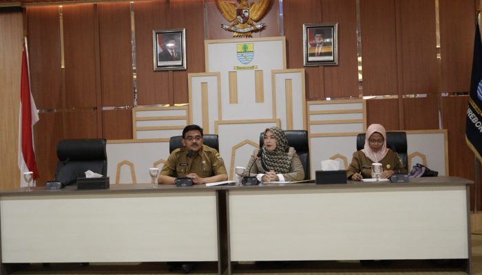 Pemkot Cirebon Gelar Press Conference Terkait Insiden Keracunan Makanan di Puskesmas Cangkol