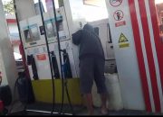 Petugas SPBU 44.524.10 Lebaksiu diduga Sedot Pertalite Mengunakan Jerigen Tarik Upah Rp.15.000