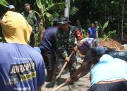 Pembangunan Rabat Beton Blok Cidelem Sedang Berlangsung