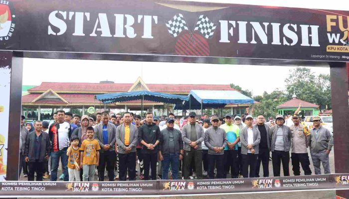 Pj Walikota Hadiri Sosialisasi Pilkada Dan Fun Walk Oleh KPU Kota Tebing Tinggi