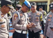 Nyatakan Perang Lawan Judi Online, Kanit Provos Polsek Cigasong Cek HP Anggota