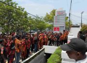 Buntut Penarikan Kendaraan, Kantor Pembiayaan di Kota Cirebon Digruduk Ormas