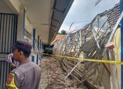 Ruang Kelas 9 SMPN 1 Talun Ambruk, 8 Siswa Terluka Saat Kegiatan Remedial