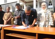 Pj Wali Kota Pimpin Apel Pagi Sekaligus Penandatanganan Pakta Integritas dan Perjanjian Kinerja Tahun 2025