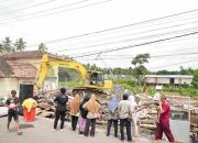 KAI Divre III Palembang Lakukan Penertiban Aset di Jalan Jenderal Sudirman Muara Enim