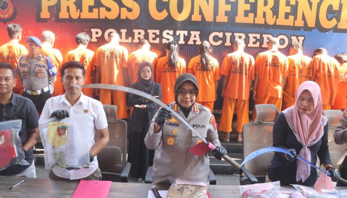 Satreskrim Polresta Cirebon Ungkap 17 Kasus Kriminal, 18 Tersangka dan Puluhan Barang Bukti Diamankan