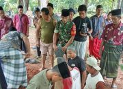 Babinsa dan Bhabinkamtibmas Bersama Warga Gelar Takziah untuk Mbah Kaseran di Kedungcino