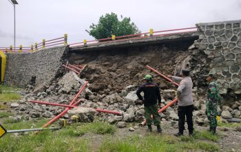 Garda Aksi Soroti Kerusakan Jembatan Babakan Losari Lor: Anggaran Rp13,8 Miliar, Belum 4 Bulan Sudah Retak dan Longsor