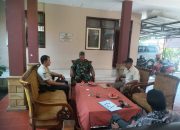 Serka Sanali, Babinsa Desa Kepuh Kecamatan Palimanan Koramil 0620-16/Gempol, melaksanakan kegiatan komunikasi sosial