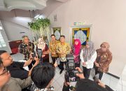 Kota Cirebon Raih Penghargaan Kampung Wisata Proklim Terbaik Jawa Barat 2025