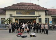 Tim Patroli Raimas Macan Kumbang 852 Polresta Cirebon Amankan 4 Pemuda yang Membawa Sajam