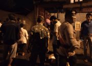 Babinsa Desa Ngabul dan Warga Sigap Bantu Padamkan Kebakaran Gudang CV. Urbain Furniture