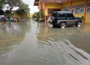 Babinsa Sendang Tinjau Pemukiman dan Lahan Pertanian Terdampak Banjir