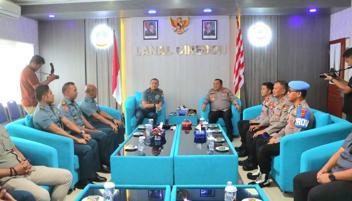 Kapolresta Cirebon Silaturahmi dengan Danlanal Cirebon, Perkuat Sinergitas Pengamanan Darat dan Perairan