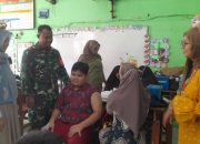 Pendampingan Imunisasi Campak–Rubela Oleh Babinsa Kebon Baru