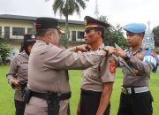 Empat Personel Terima Kenaikan Pangkat Pengabdian, Polresta Cirebon Gelar Upacara Korps Raport Penuh Haru