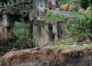 Jembatan Blok Lebak Ngok di Argasunya Terancam Putus, Warga Minta Pemkot Cirebon dan BBWS Segera Bertindak