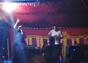 Anggota DPRA ‘Kepergok’ Nyanyi di Pantai Sigulai Simeulue