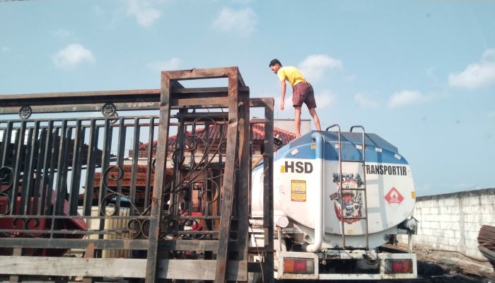 Armada Tenki Milik PT TPW Distribusikan BBM Solar Subsidi Tanpa Dilengkapi Dokumentasi Berupa Surat Jalan Resmi