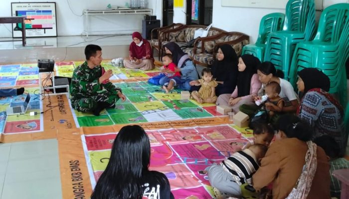 Babinsa Lemahwungkuk Dampingi Rembug Stunting Program 1000 HPK