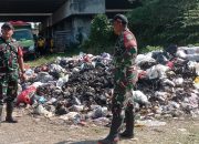 Karya Bakti Jumat Bersih, Koramil 0620-06/Pabuaran Bersama Unsur Forkopimcam Bersihkan Area Bawah Flyover Hulubanteng