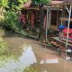 Empat Bulan Terbengkalai Irigasi Tertutup Tanah Dan Batu Bikin Rumah Warga Kebanjiran