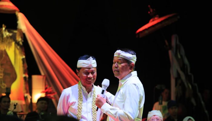Kirab Mahkota Binokasih Teguhkan Cirebon sebagai Kota Budaya dan Pluralisme