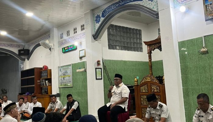 WARGA BINAAN LAPAS MUARA ENIM TERIMA TAUSIYAH ISLAM DARI KABID WATPAM PATNAL KANWIL DITJENPAS SUMSEL