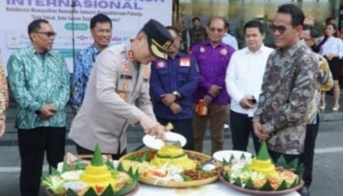 Kapolres Cirebon Kota Hadir di Peringatan May Day 2026, Pastikan Apirasi Buruh Tersalurkan dengan Aman