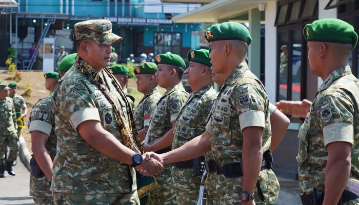 Danrem 063/SGJ Sambut dan Dampingi Kunker Kasdam III/Siliwangi di Yonif TP 839/SA