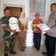 Babinsa Koramil 0620-17/Ciwaringin Monitoring Pengamanan Penyaluran Bantuan Pangan di Desa Gintung Kidul
