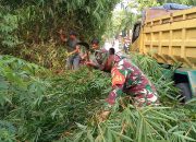 Babinsa Desa Panongan Bersama Pemdes dan Warga Laksanakan Kerja Bakti Pembersihan Lingkungan