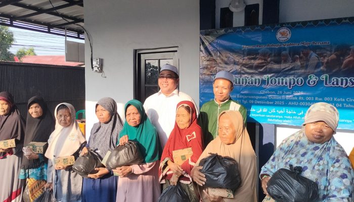 Yayasan Putra Bahagia Sejahtera Maju Bersama Bagikan Bingkisan ke 139 Anak Yatim dan Dhuafa di Desa Banjarwangunan