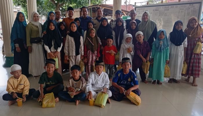 Komunitas Sedekah Jum’at (KSJ) Santuni 31 Anak Yatim Piatu di Masjid Assyafa’ah Tebing Tinggi