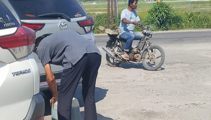 Terbukti di SPBU Peureulak: Pembelian Pertalite Pakai Jerigen Merajalela, Apakah Ini Melanggar Aturan dan UUD?