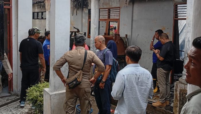 Dua Ruang Kelas SMP Negeri 9 Tebing Tinggi Ludes Terbakar Saat Jam Belajar