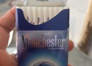 ROKOK MANCHESTER BLUE FUSION BEREDAR LUAS DI BATAM TANPA PITA CUKAI DIDUGA MILIK BOS WL, HARGA RP.15.000 NEGARA DIRUGIKAN RATUSAN JUTA