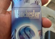 ROKOK MANCHESTER BLUE FUSION BEREDAR LUAS DI BATAM TANPA PITA CUKAI DIDUGA MILIK BOS WL, HARGA RP.15.000 NEGARA DIRUGIKAN RATUSAN JUTA
