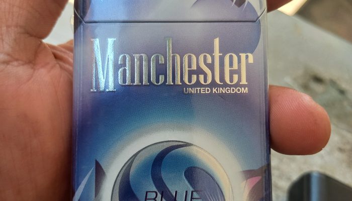 ROKOK MANCHESTER BLUE FUSION BEREDAR LUAS DI BATAM TANPA PITA CUKAI DIDUGA MILIK BOS WL, HARGA RP.15.000 NEGARA DIRUGIKAN RATUSAN JUTA