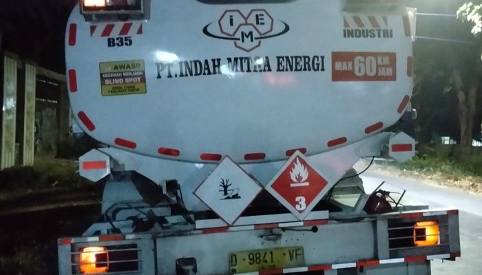 PT. INDAH MITRA ENERGI (IME) Diduga Tidak Mengantongi Izin Otoritas Diwilayah Kabupaten Tegal Didapati Dengan Bebas Keluar Masuk Gudang Sedot BBM Solar Bersubsidi