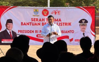 200 Becak Listrik Bantuan Presiden Diserahkan kepada Pengemudi Becak di Kota Cirebon