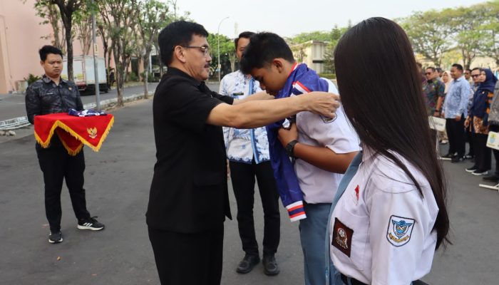 Sekda Lepas Kontingen Basket SMAN 1 Kota Cirebon Berlaga di DBL West Java 2026