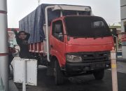 Penyalahgunaan Transportasi Mobil Truk Modifikasi Tertangkap Basah Oleh Tim Jurnalis Sedot BBM Bersubsidi Di SPBU 44-523-06 Bojong Bata Pemalang